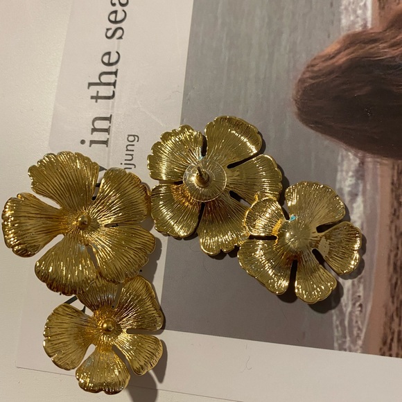 18k Gold Vermeil Flowers Earrings - Picture 4 of 5